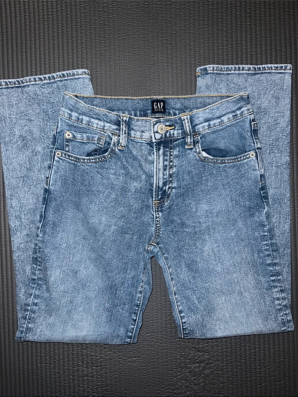 GAP Men's Washed Blue Straight Jeans